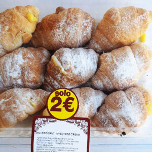 Croissant relleno de crema